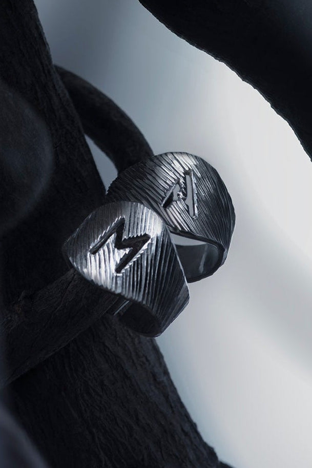 Bias Stencil Ring English